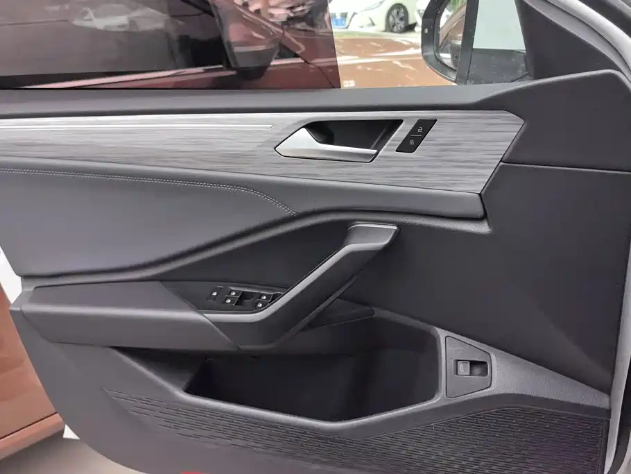Volkswagen Sagitar 2024