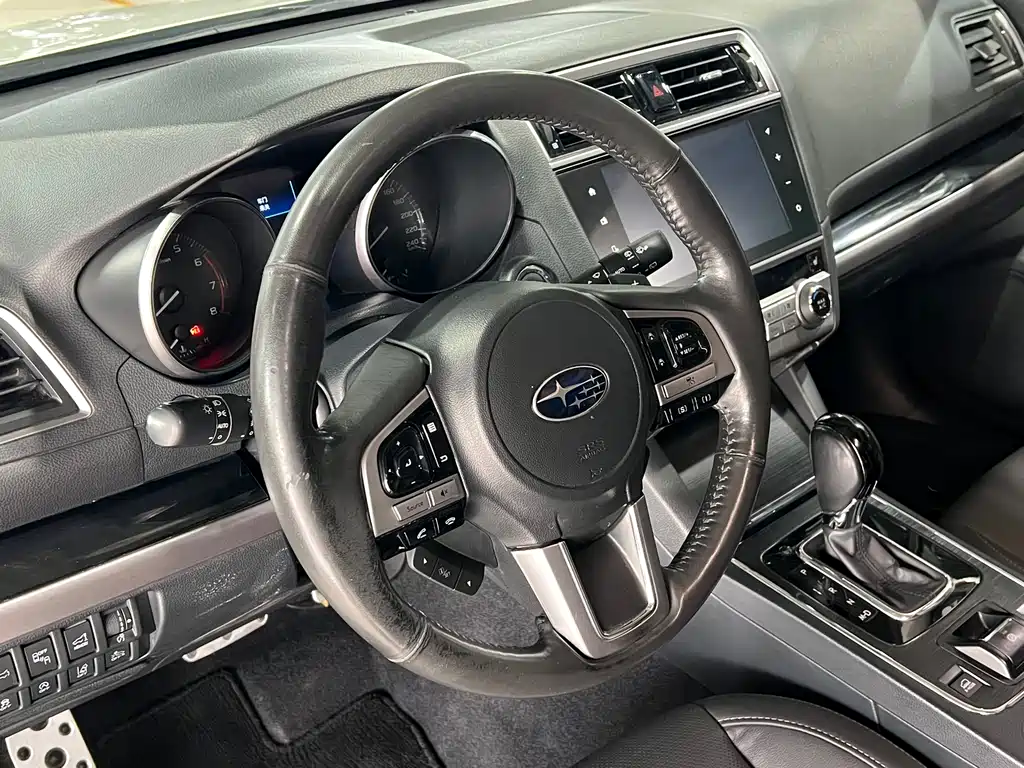 Subaru Outback 2017 — фото 14