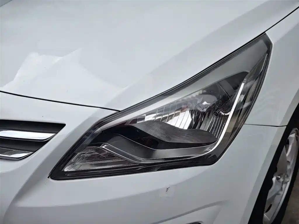 Hyundai Verna 2014 — фото 23