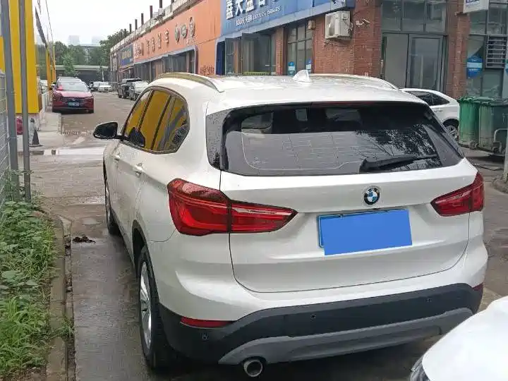BMW X1 2017 — фото 9