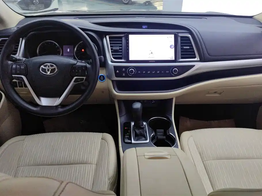 Toyota Highlander 2018 — фото 12