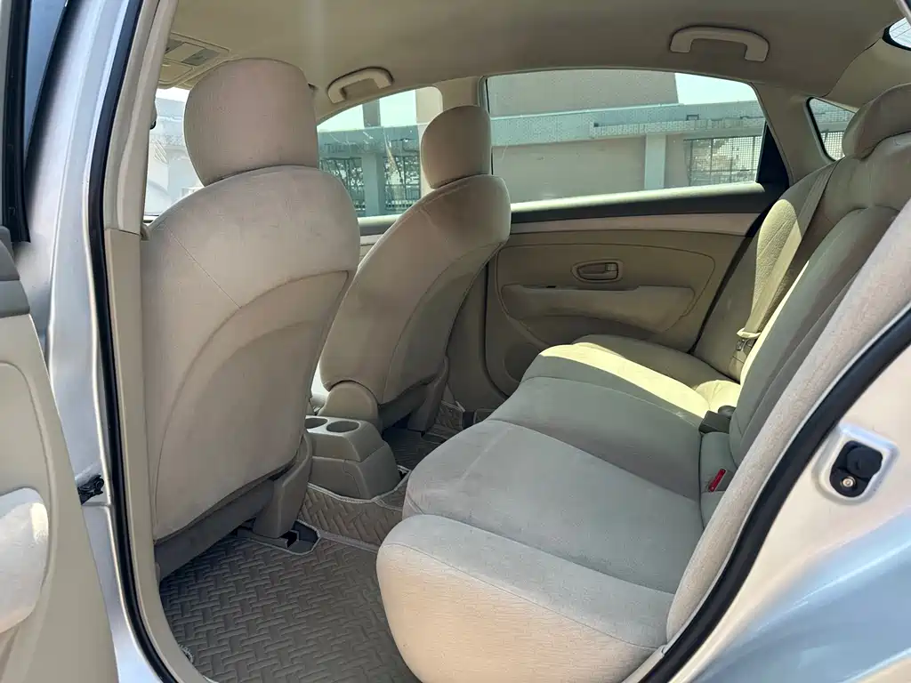 Nissan Sylphy 2013 — фото 14