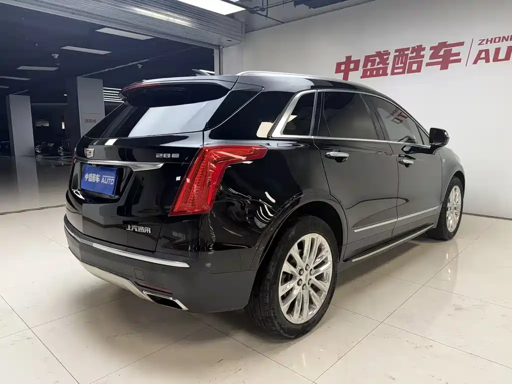 Cadillac XT5 2017 — фото 12