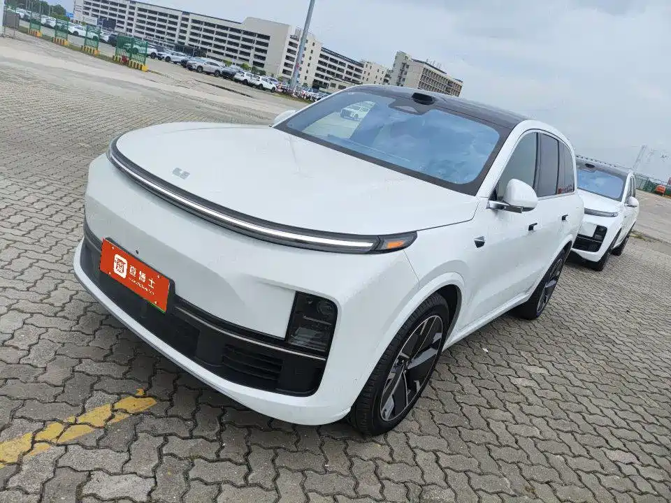 Li Auto Li L8 2025