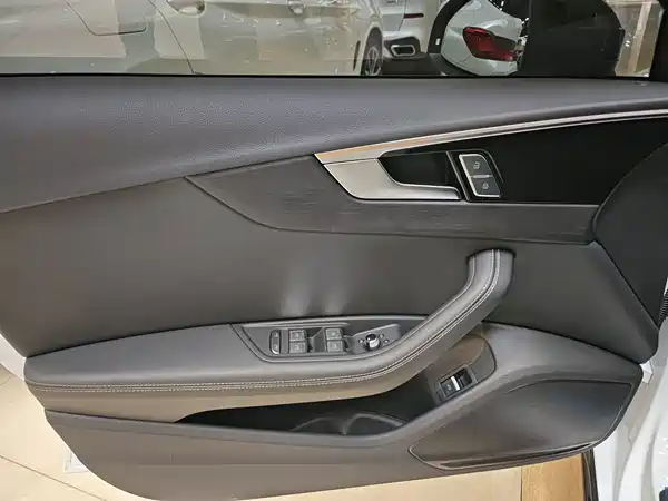 Audi A4L 2025