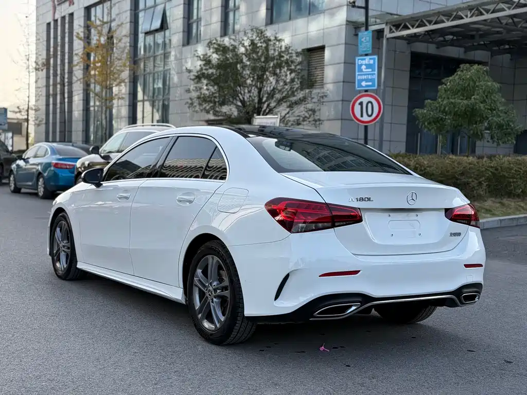 Mercedes-Benz A-Class 2021 — фото 14