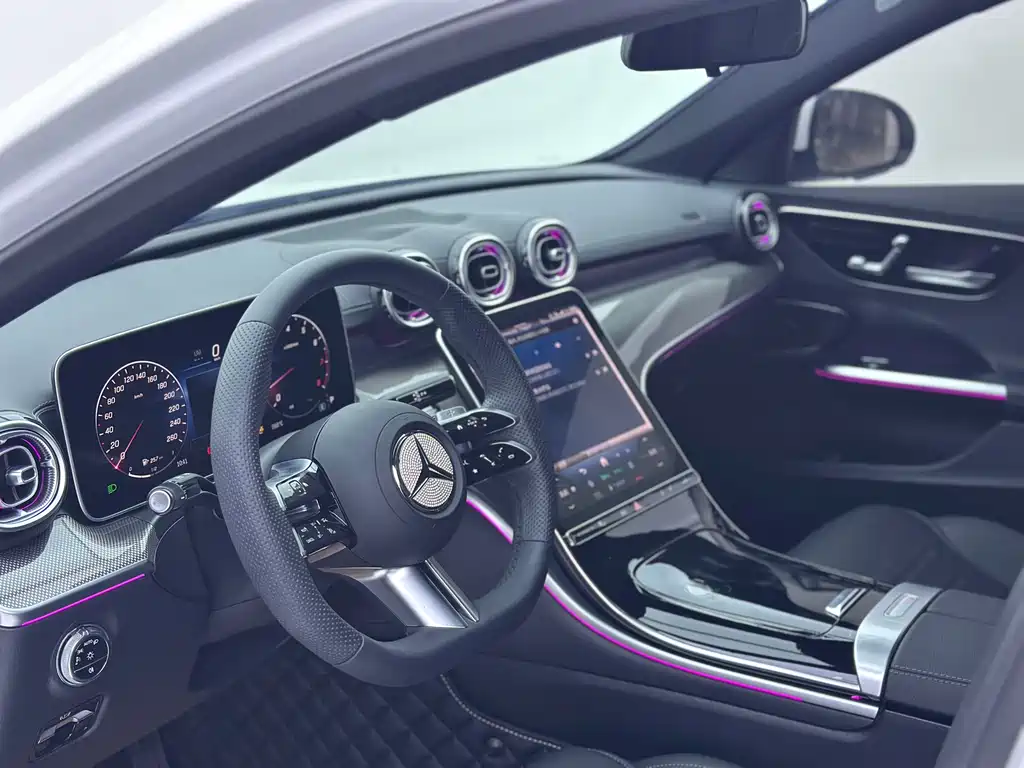 Mercedes-Benz C-Class 2024 — фото 17
