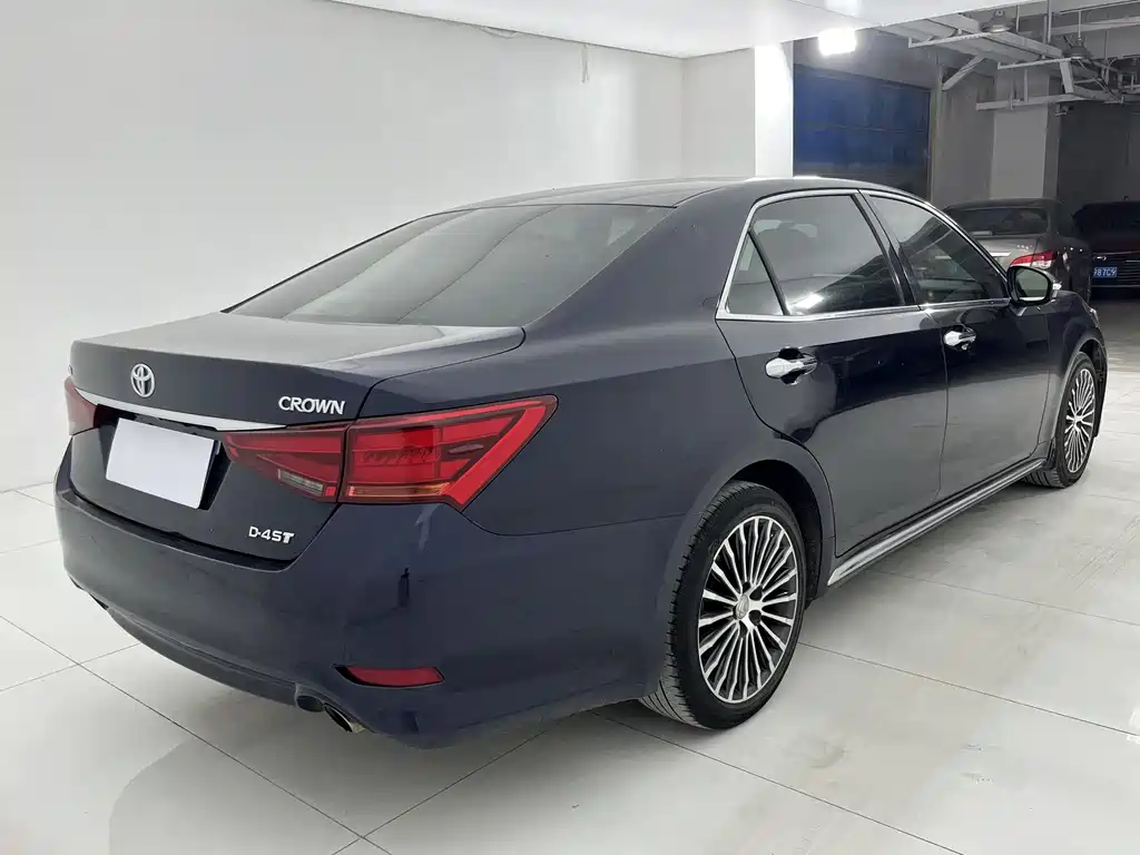 Toyota Crown 2018 — фото 11