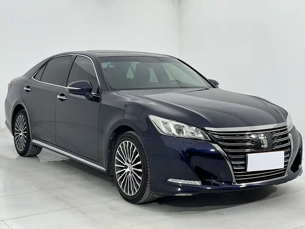 Toyota Crown 2018 — фото 2