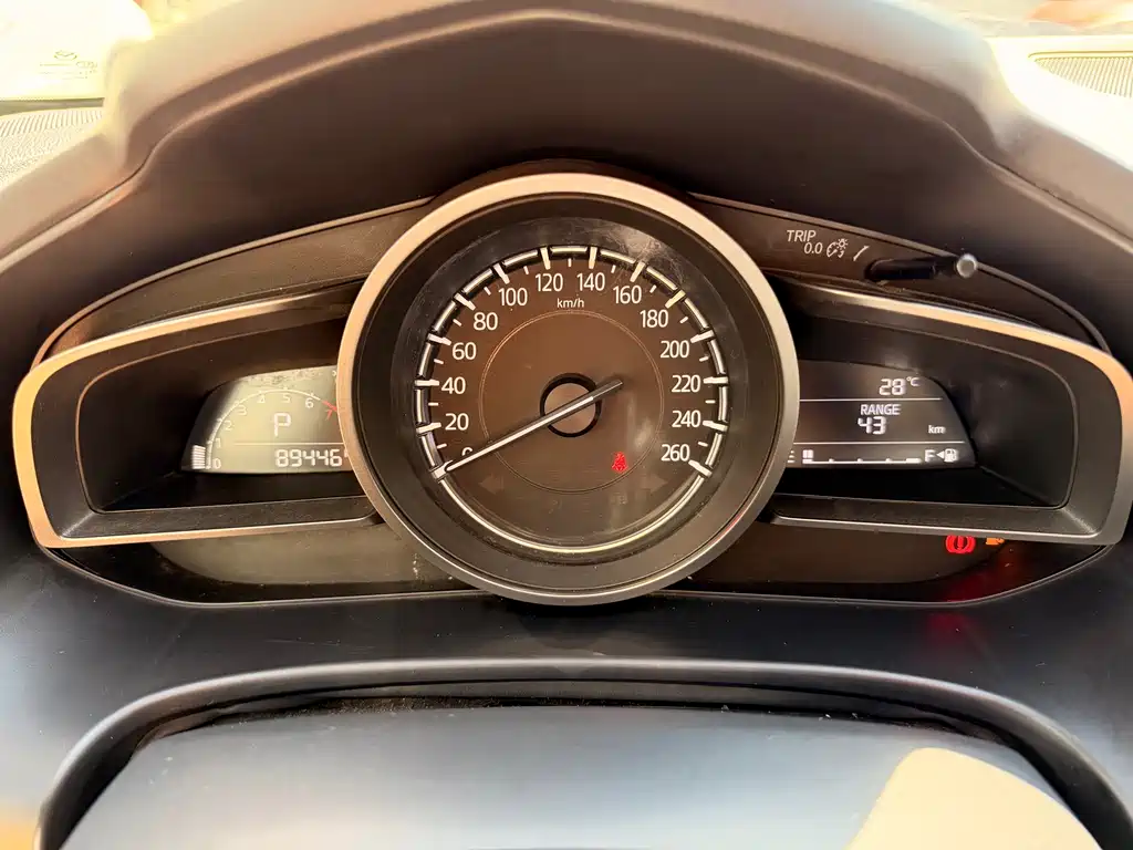 Mazda 3 Axela 2019 — фото 15