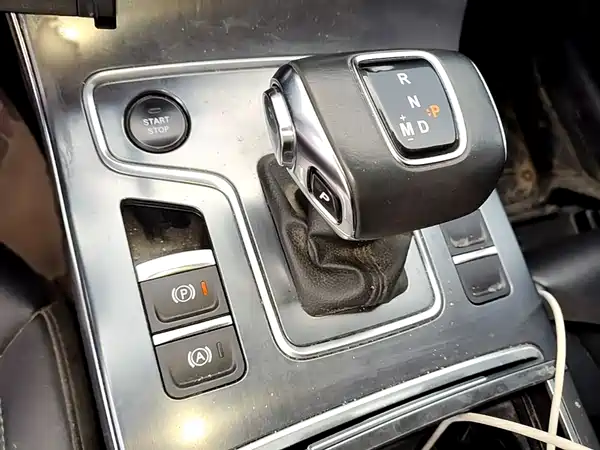 Hongqi H5 2022