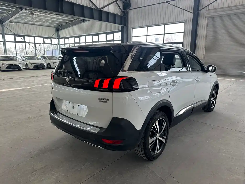 Peugeot 5008 2017 — фото 5