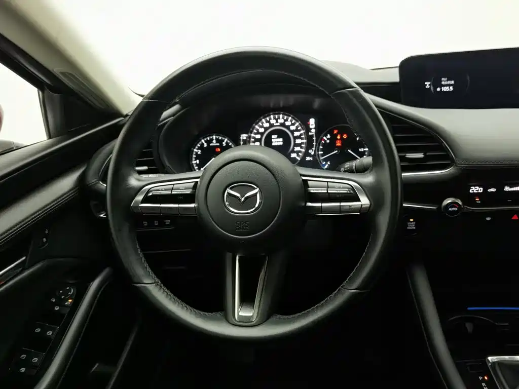Mazda 3 Axela 2020 — фото 11