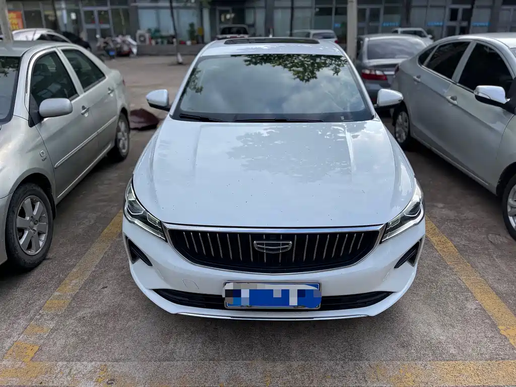 Geely Emgrand 2023