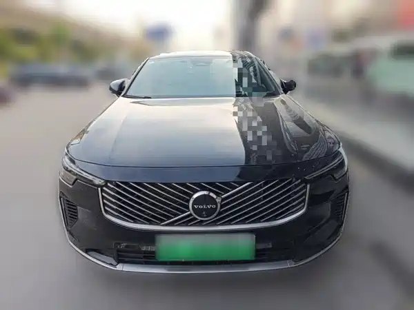 Volvo S90 Plug-In Hybrid 2025