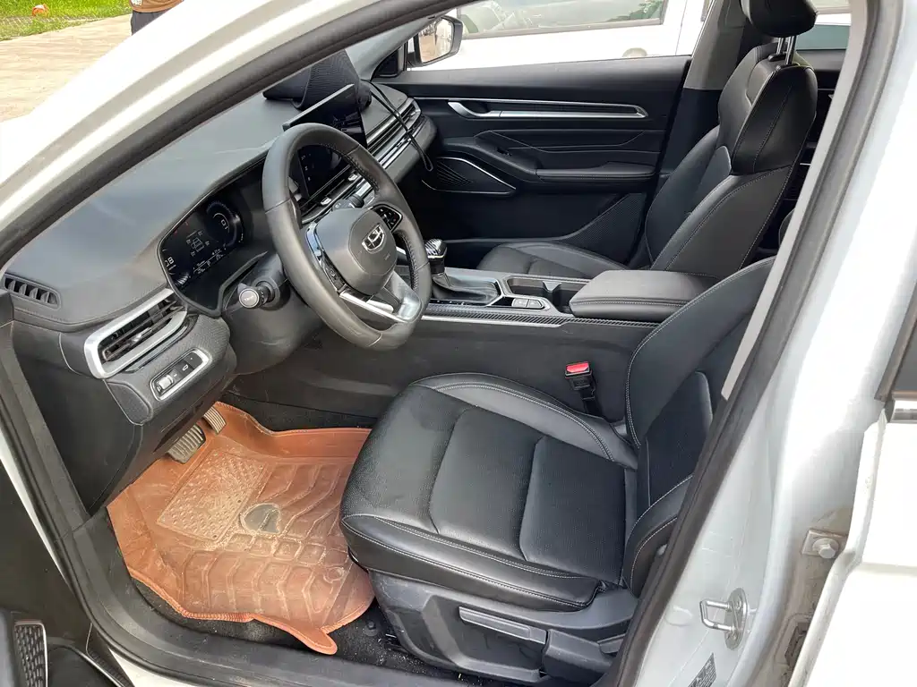 Geely Emgrand 2023