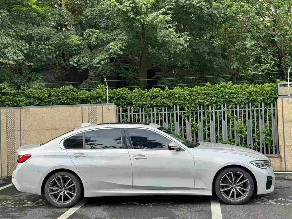 BMW 3 Series 2021