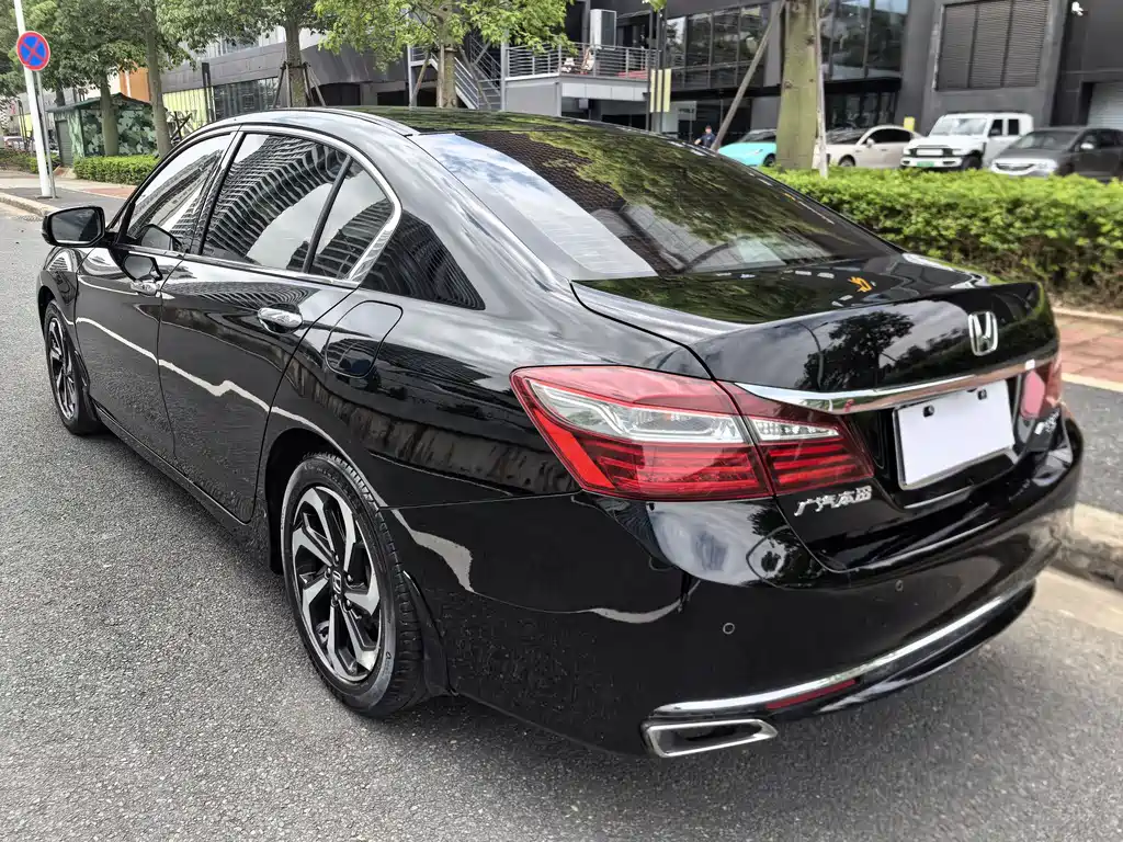 Honda Accord 2016 — фото 6