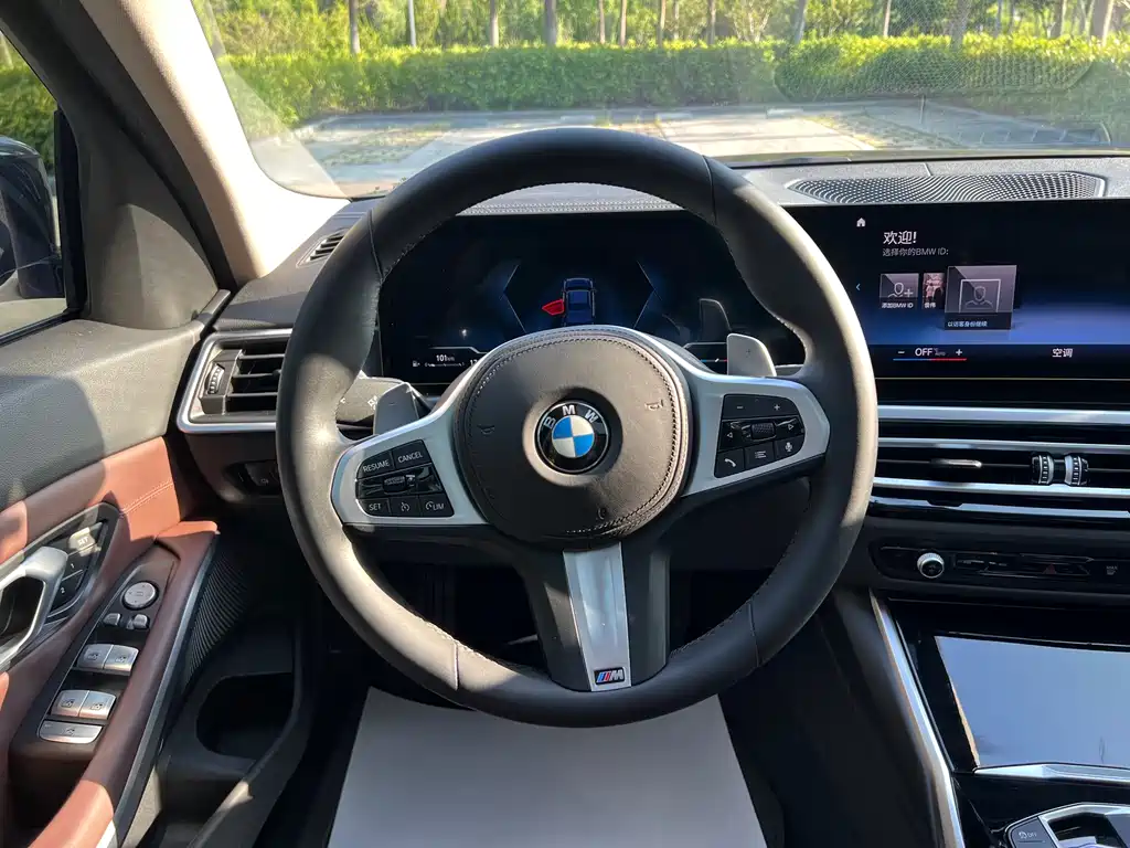 BMW 3 Series 2023 — фото 10