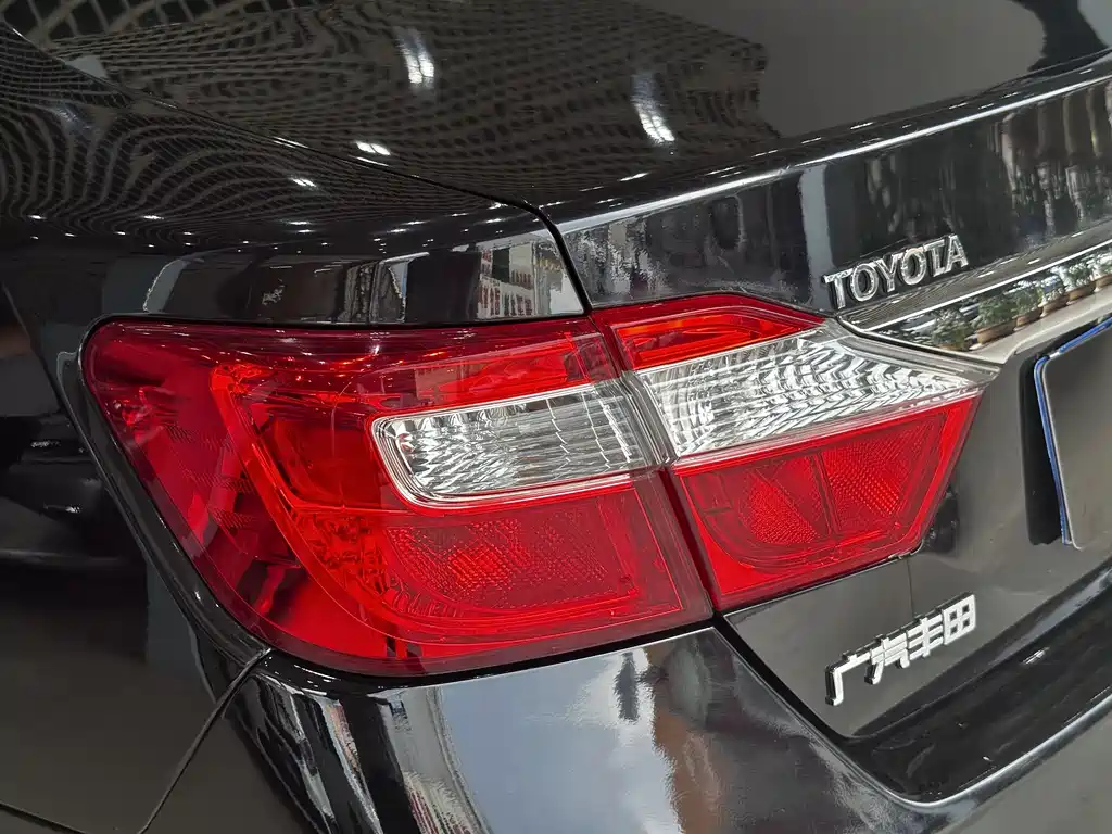 Toyota Camry 2013 — фото 13