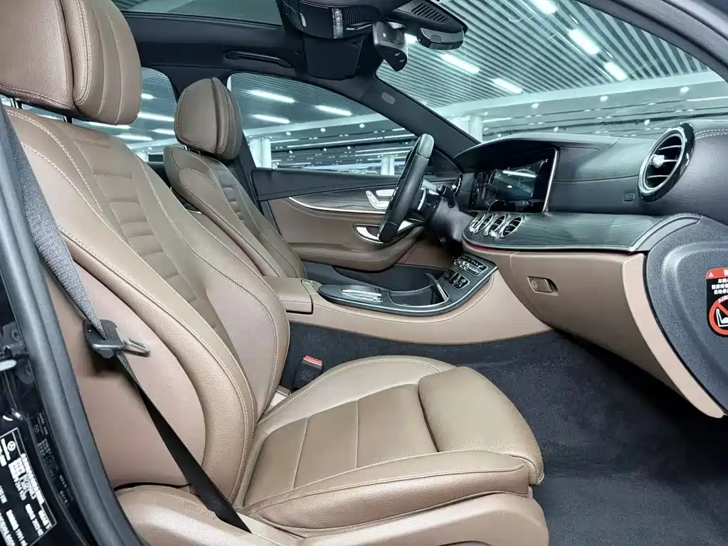 Mercedes-Benz E-Class 2022 — фото 9