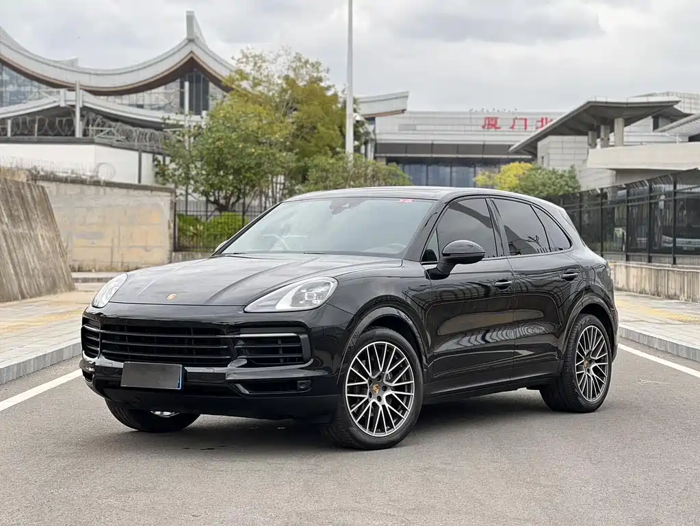 Porsche Cayenne 2020 — фото 1