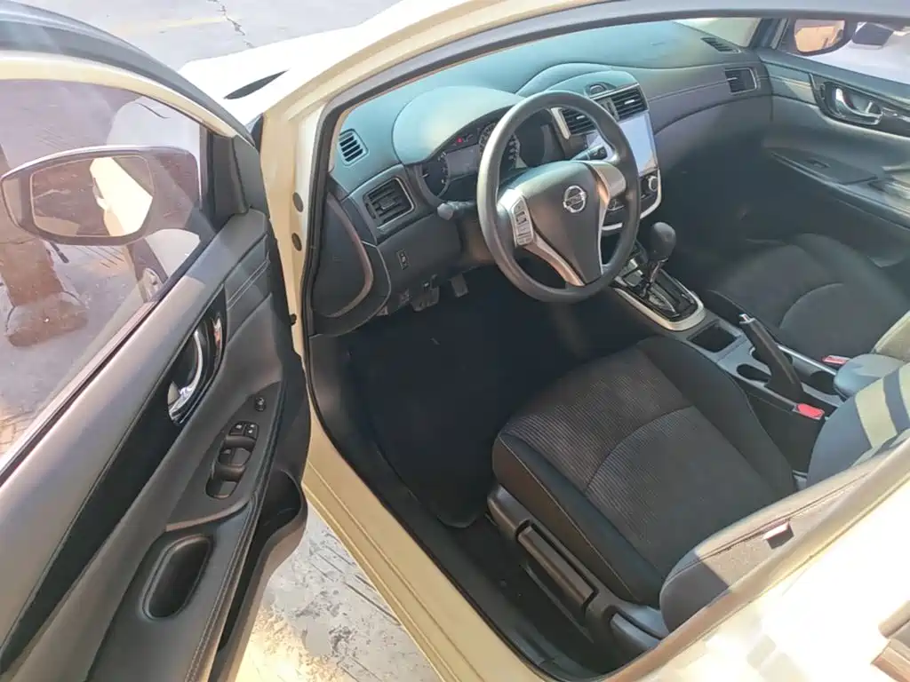 Nissan Tiida 2019 — фото 16
