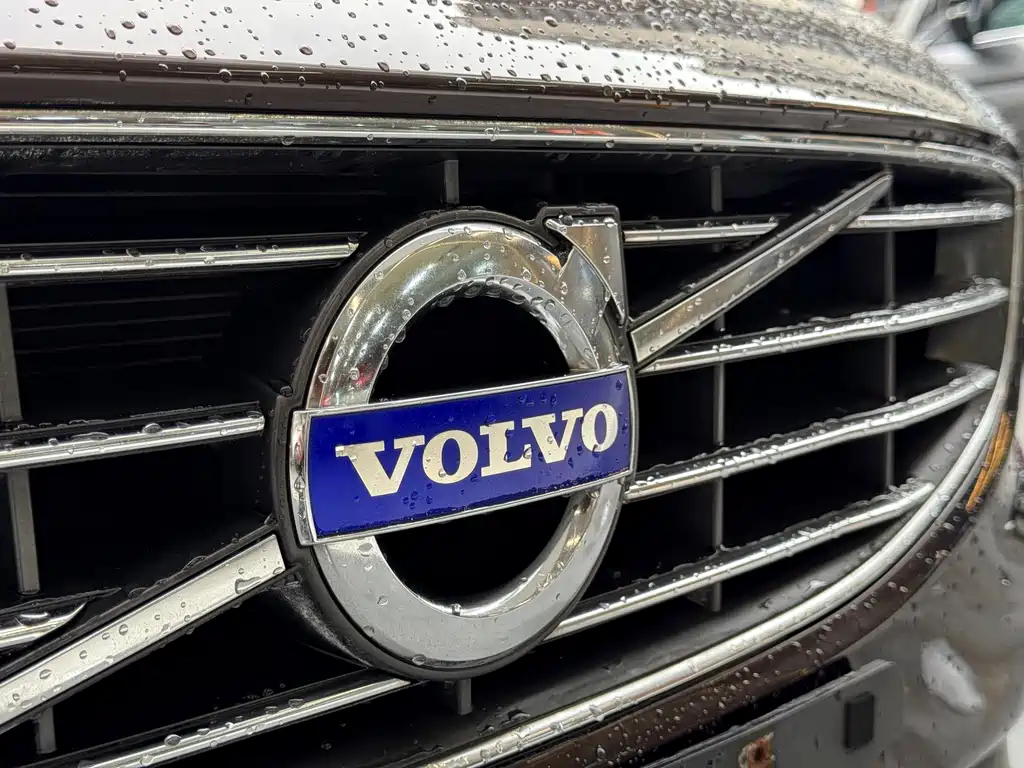Volvo S60 2017 — фото 19
