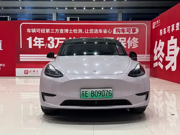 Tesla Model Y 2024