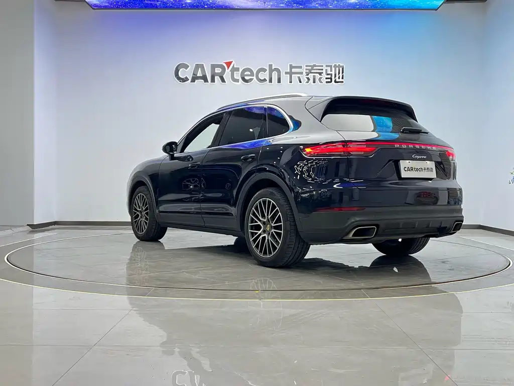 Porsche Cayenne 2020 — фото 29