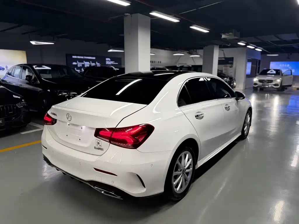 Mercedes-Benz A-Class 2019 — фото 9