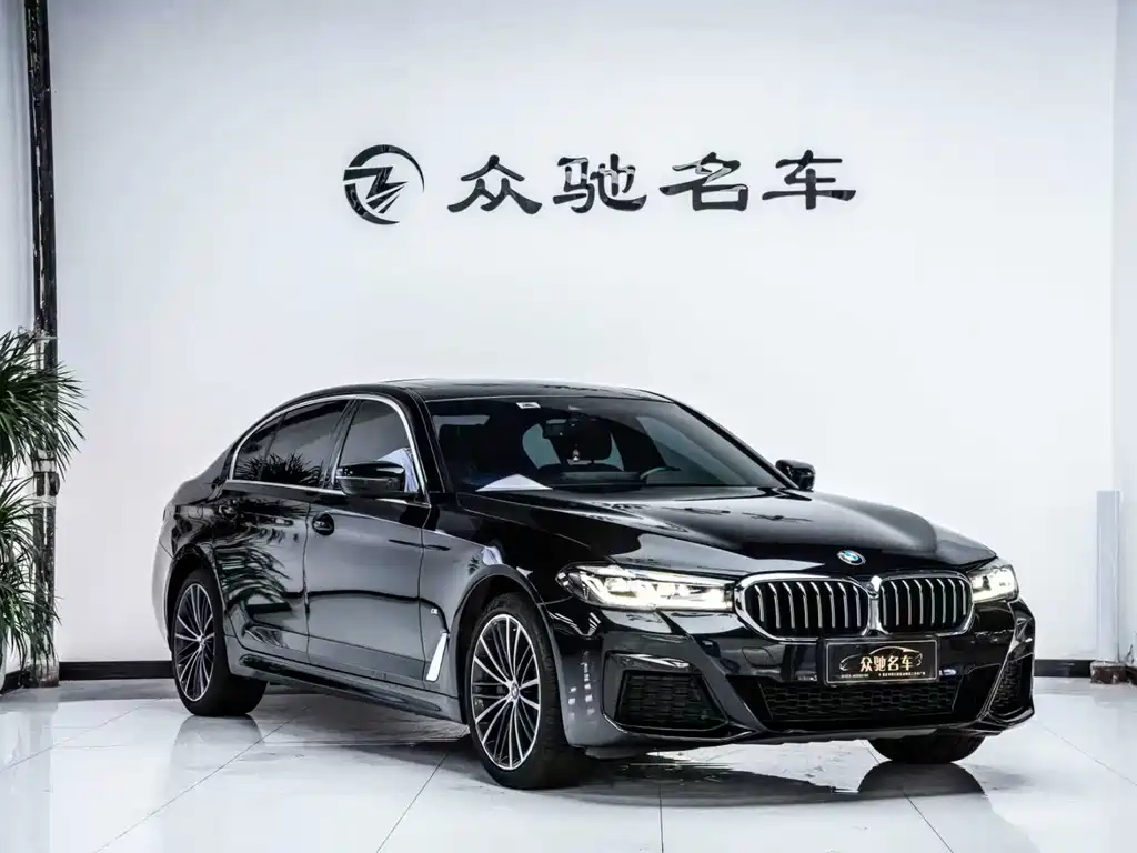 BMW 5 Series 2022 — фото 3