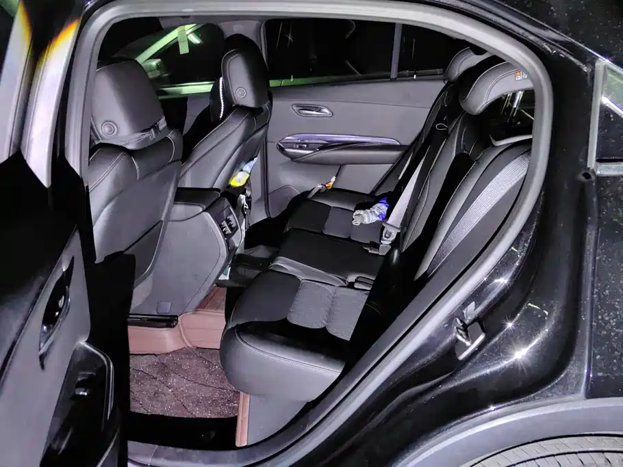 Cadillac XT4 2022 — фото 11