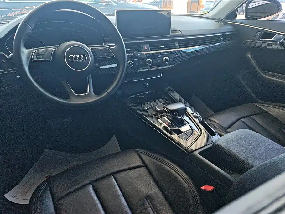 Audi A4L 2018 — фото 12