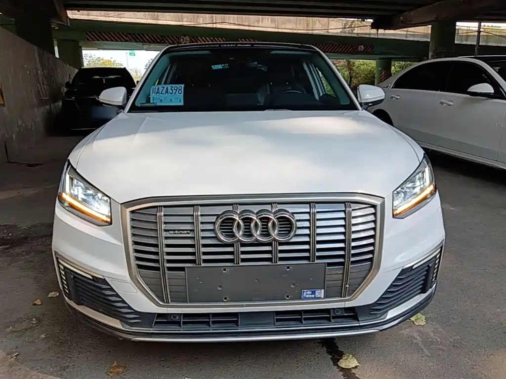 Audi Q2L E-Tron 2021