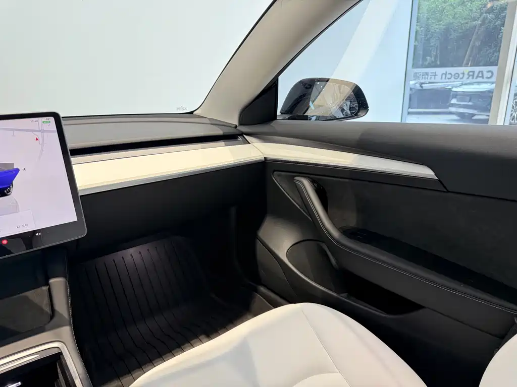 Tesla Model 3 2022 — фото 15