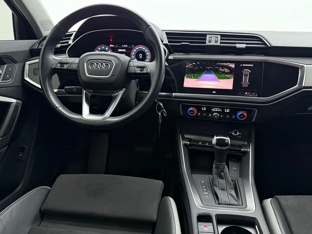 Audi Q3 2022 — фото 10