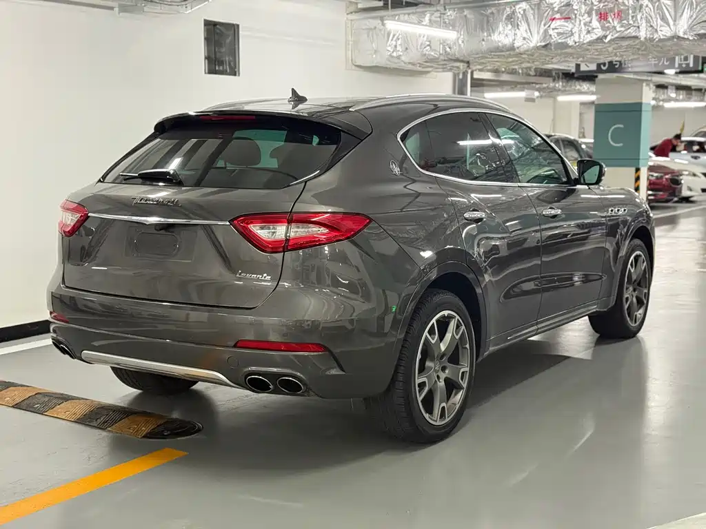 Maserati Levante 2018 — фото 9