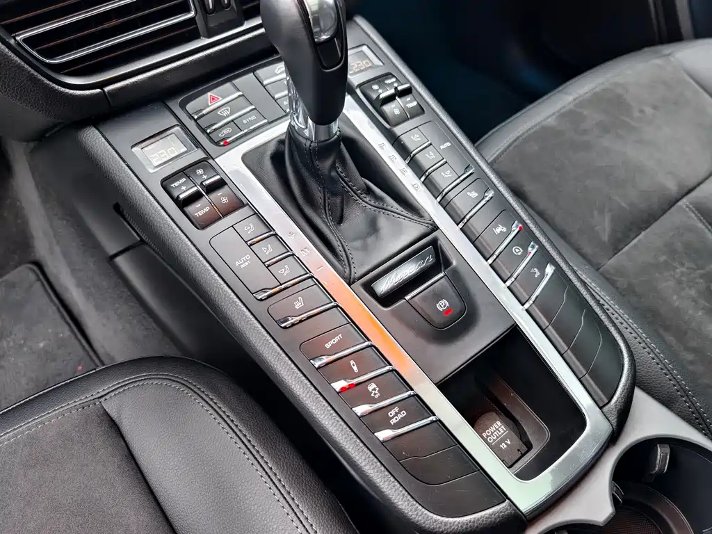 Porsche Macan 2019 — фото 11