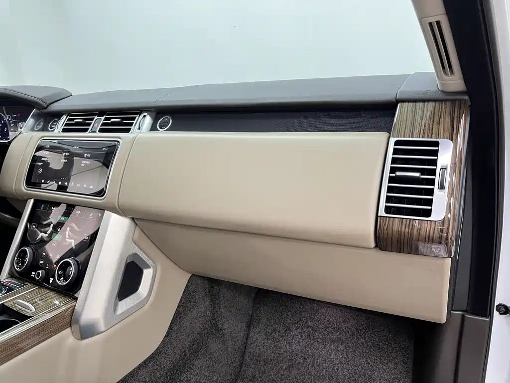 Land Rover Range Rover 2018 — фото 25