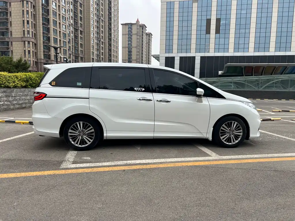 Honda Odyssey 2019 — фото 8