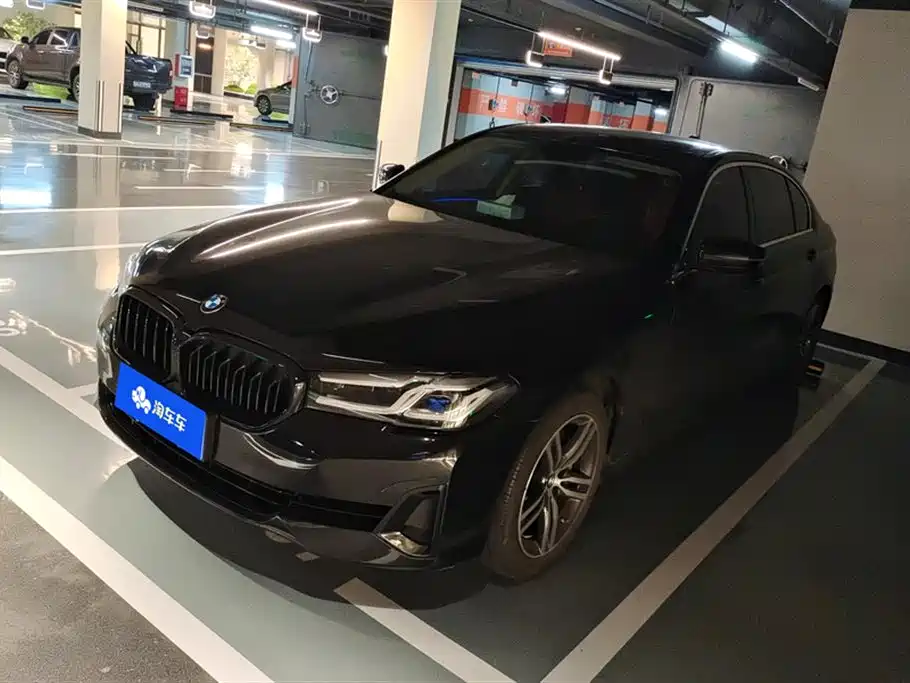 BMW 5 Series 2021 — фото 1