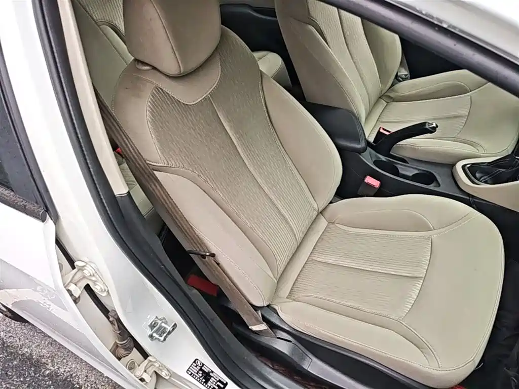 Buick Excelle 2017 — фото 25