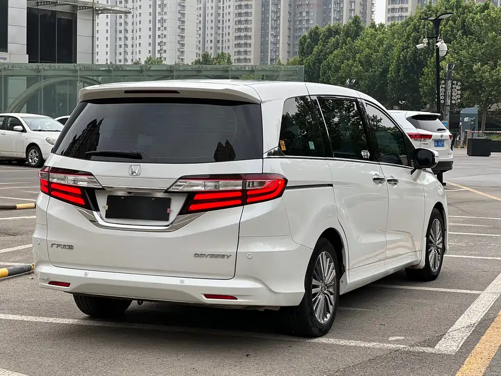Honda Odyssey 2019 — фото 6