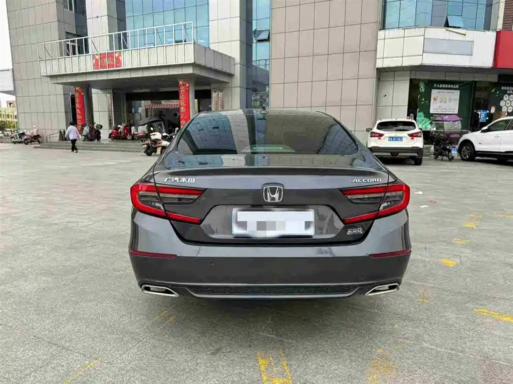Honda Accord 2022 — фото 9