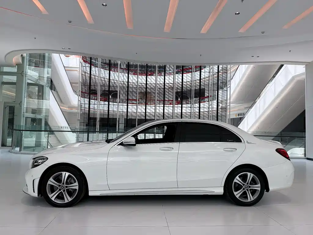Mercedes-Benz C-Class 2019 — фото 7