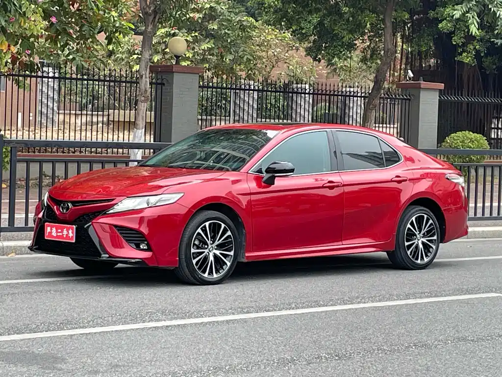 Toyota Camry 2018 — фото 21