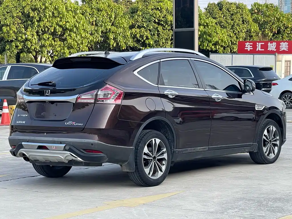 Luxgen You6 SUV 2015 — фото 6