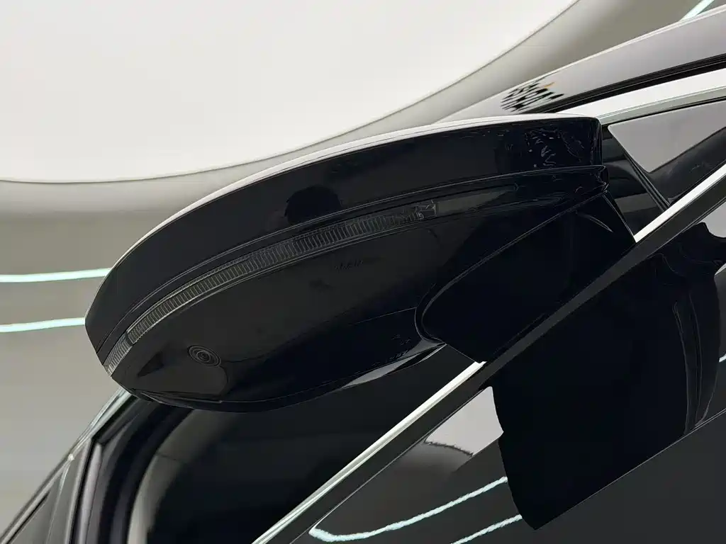 Audi A8 2023 — фото 15