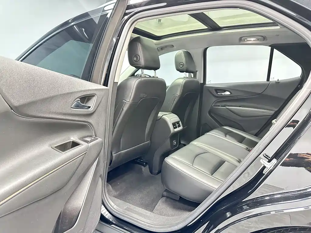 Chevrolet Equinox 2023 — фото 12